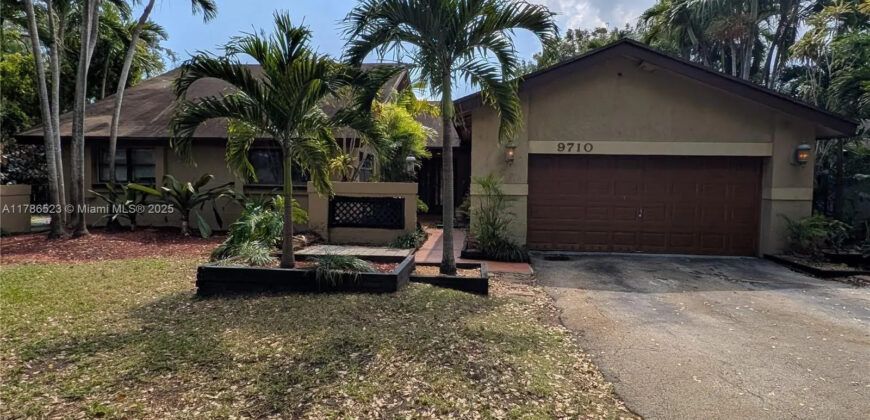 Kendall Country Club Estates, 103rd Ave