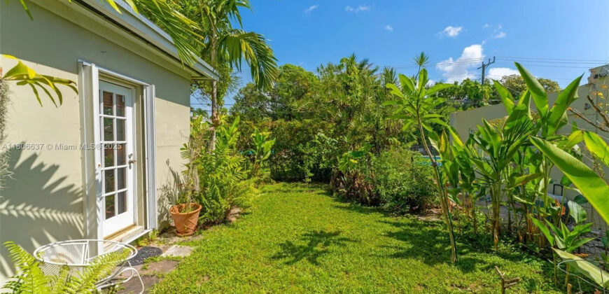 1895 SW 25th St, Miami, FL