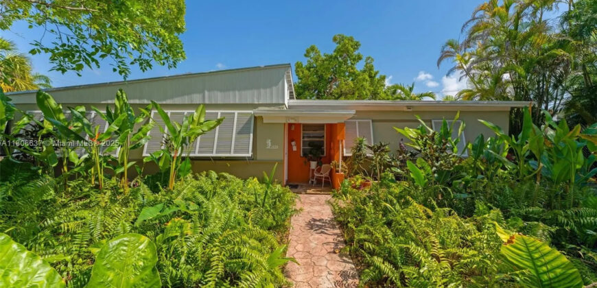 1895 SW 25th St, Miami, FL